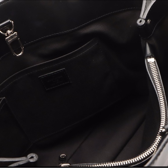 Louis Vuitton Women's Noir Black Epi Leather Passy PM Tote Handbag - EUC - Picture 4 of 11